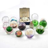 Fourteen Caithness and other paperweights
