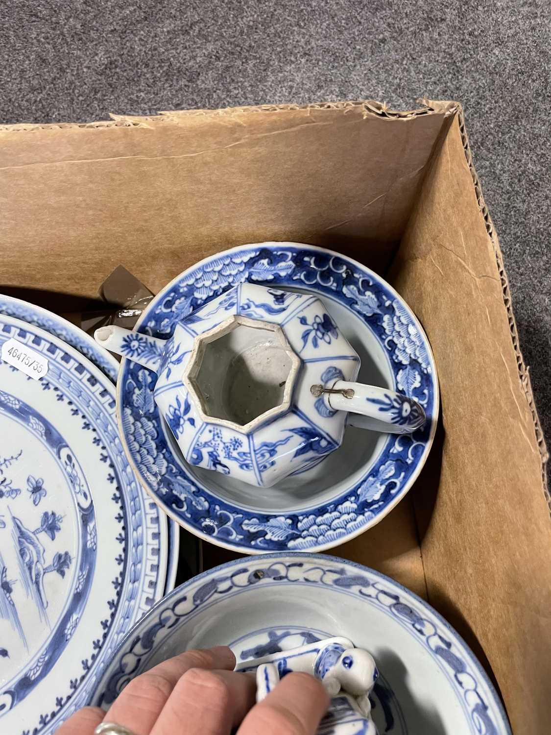 Chinese blue and white bowl, Kangxi style teapot, etc. - Bild 7 aus 11