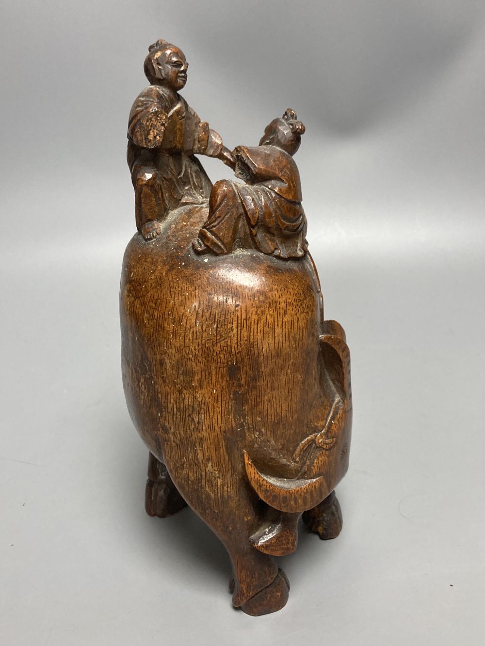 A Chinese bamboo group of figures on an ox and a wrist rest, 23 and 17cm - Image 7 of 7