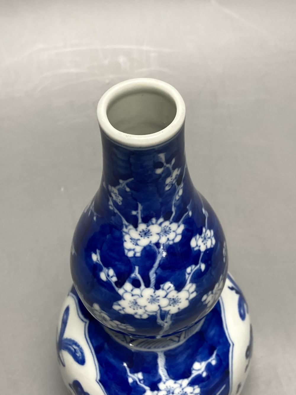 A Chinese blue and white double gourd vase, height 25cm - Image 3 of 4