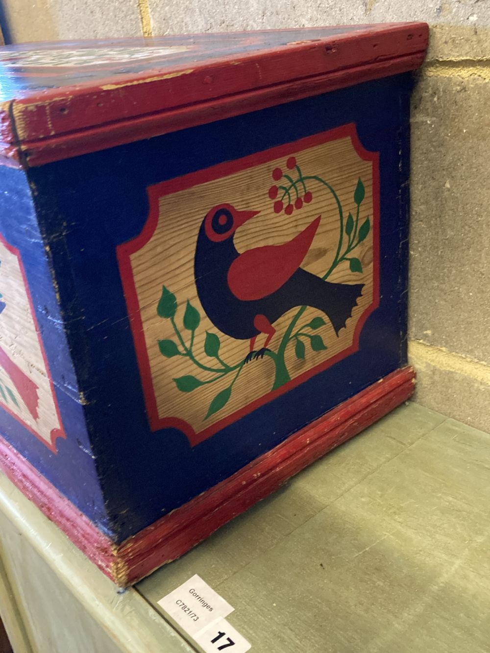 A painted pine box, width 63cm, depth 31cm, height 30cm - Image 2 of 3