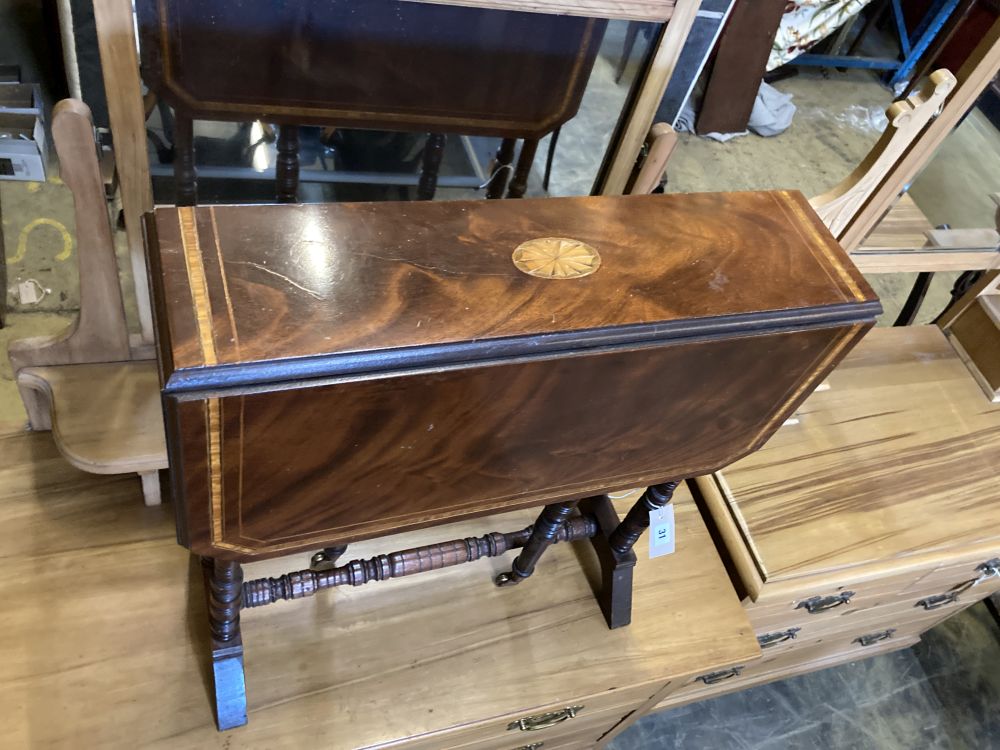 An Edwardian inlaid mahogany Sutherland table, width 60cm, depth 16cm, height 61cm - Image 2 of 3