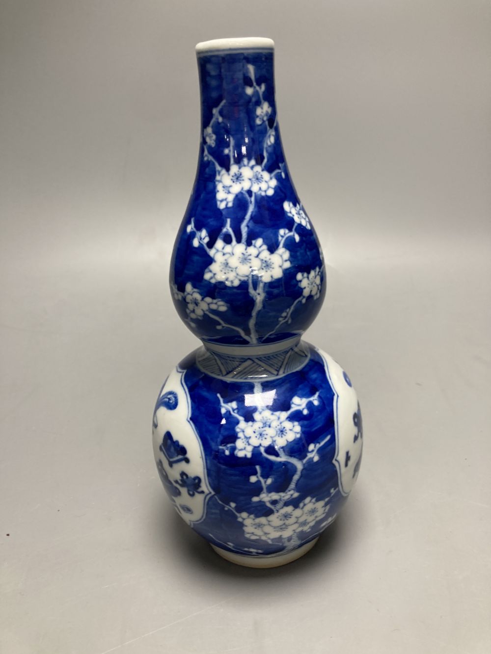 A Chinese blue and white double gourd vase, height 25cm - Image 2 of 4