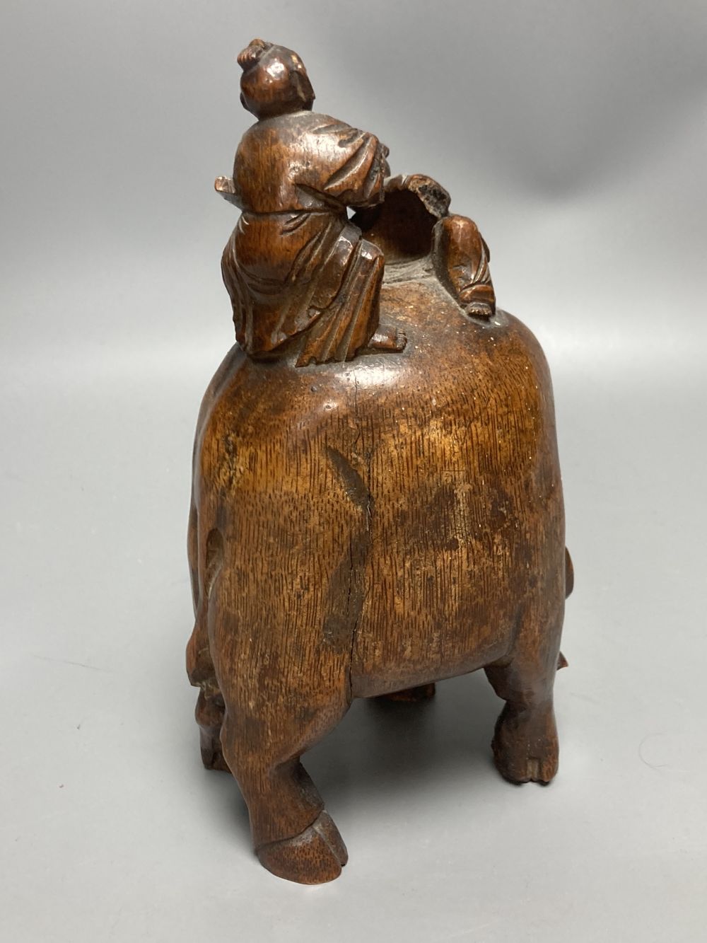 A Chinese bamboo group of figures on an ox and a wrist rest, 23 and 17cm - Image 6 of 7