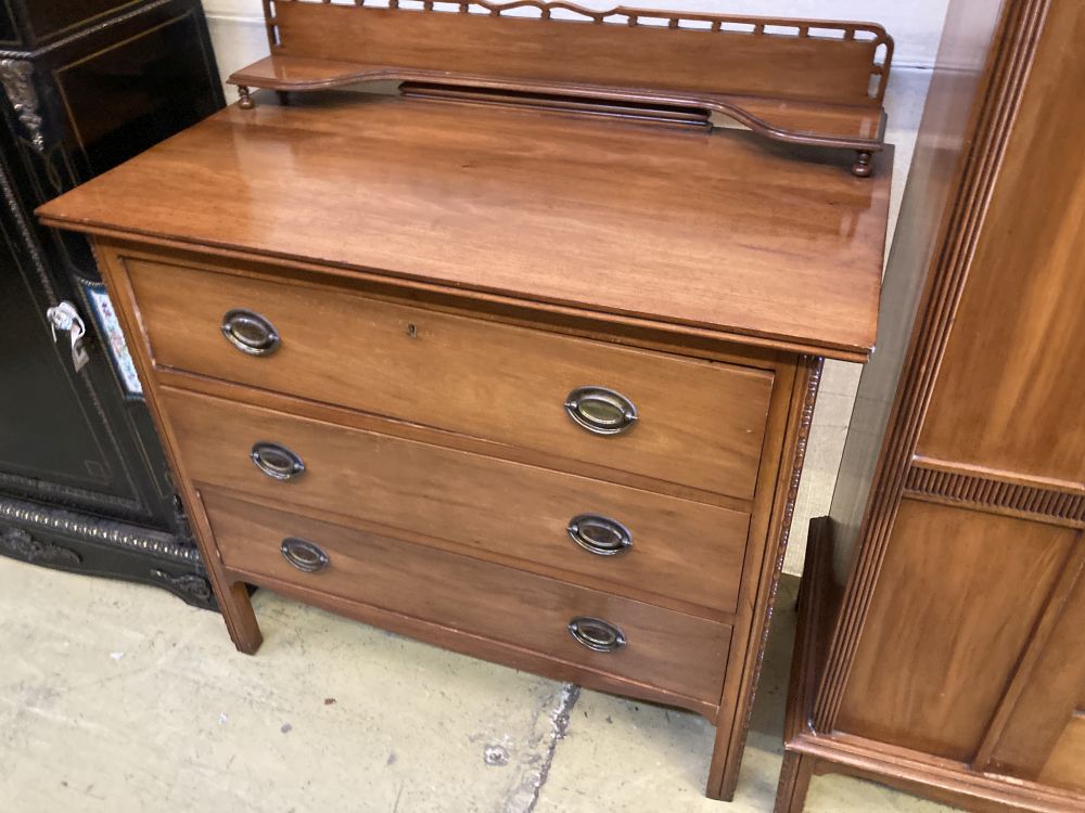 An Edwardian satin walnut three piece bedroom suite, wardrobe width 96cm, depth 43cm, height 196cm - Image 5 of 5