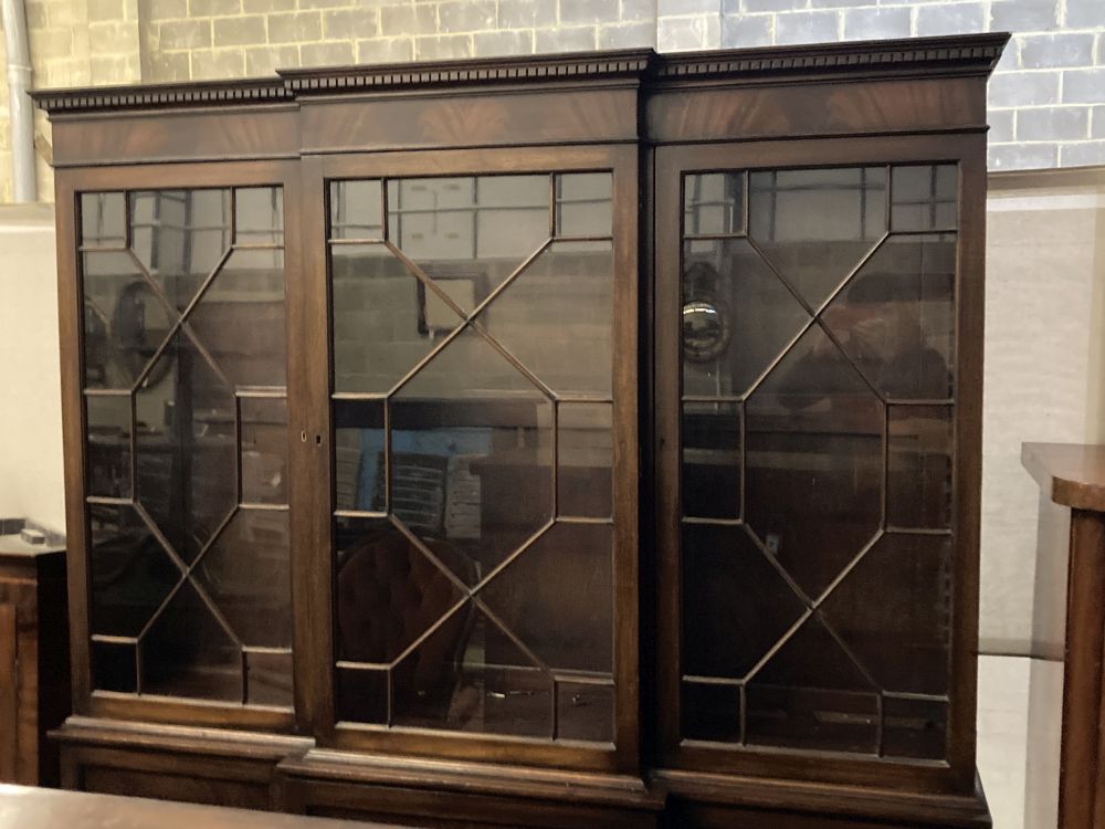 A reproduction George III-style mahogany breakfront library bookcase, width 172cm, depth 40cm, - Image 2 of 6