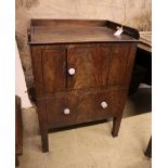 A George III mahogany wash stand, width 56cm, depth 43cm, height 78cm