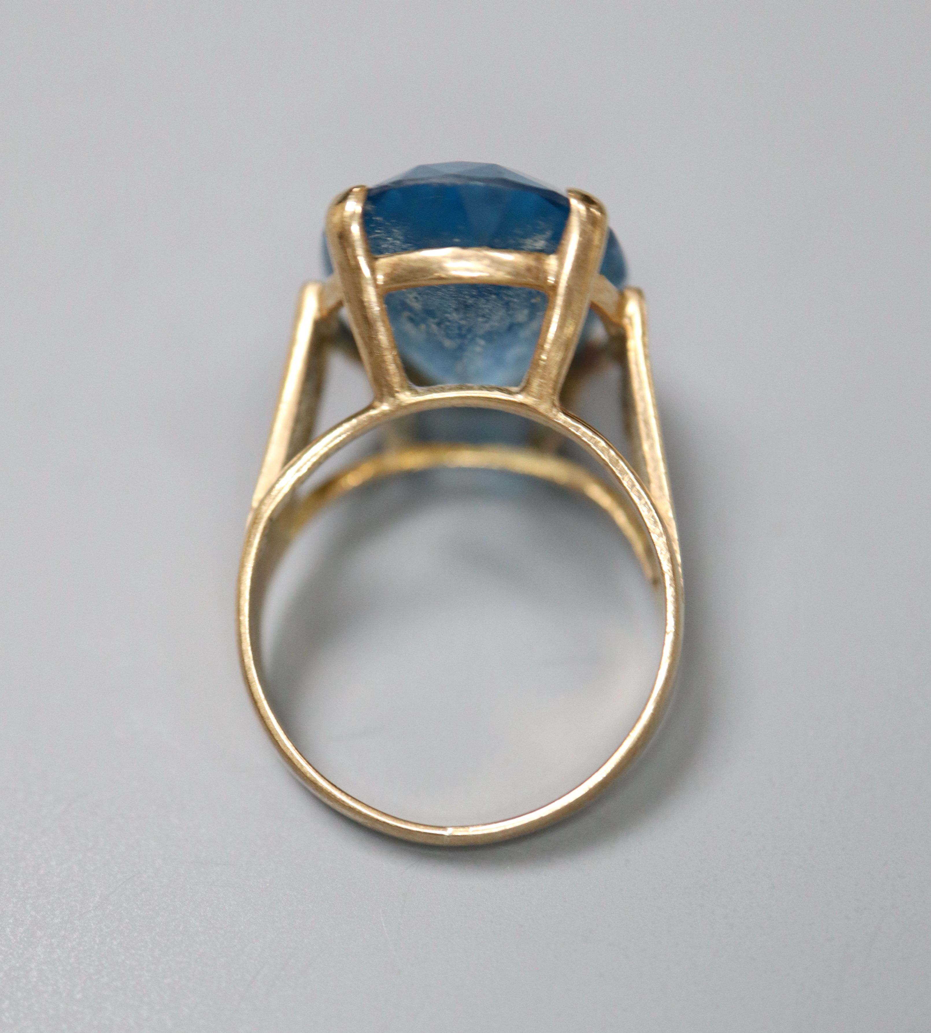 A modern 9ct gold and blue paste? set oval dress ring, size K, gross 5.5 grams. - Image 3 of 4