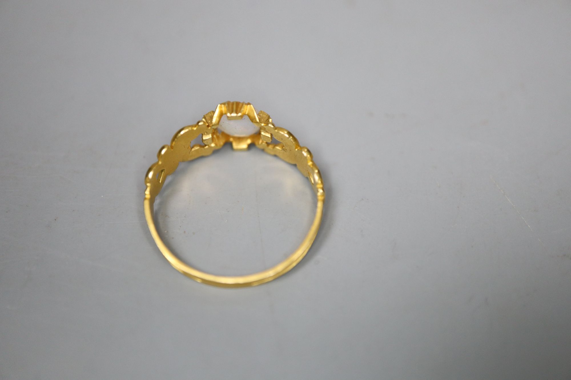 A Victorian gold and white opal dress ring, gross 2.2 grams - Image 2 of 2