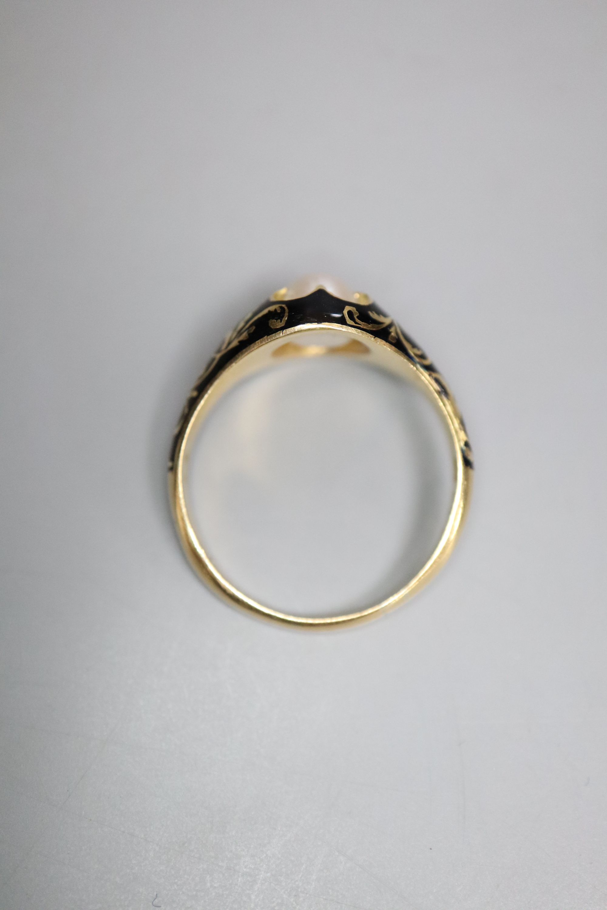 A Victorian 18ct gold, black enamel and pearl memorial ring, gross 3.7 grams - Image 3 of 3