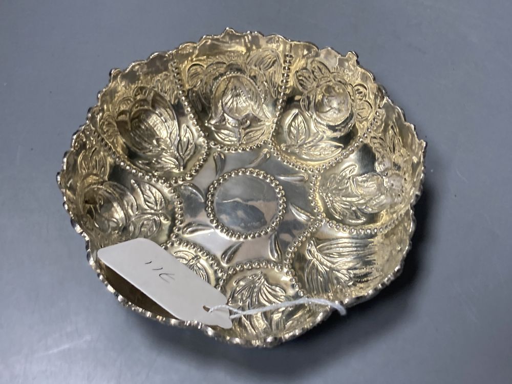 A late Victorian embossed silver shallow bowl, William Comyns, London, 1890, 14.2cm, 4.5oz. - Image 2 of 3