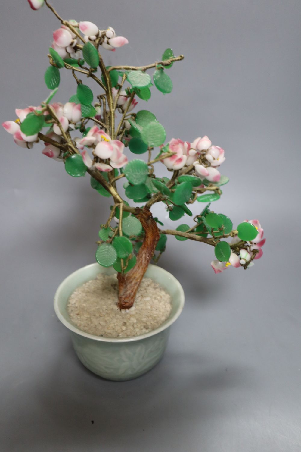 A Chinese agate vase and cover and a hardstone tree, in carved celadon jardiniere, 29cm - Image 2 of 4