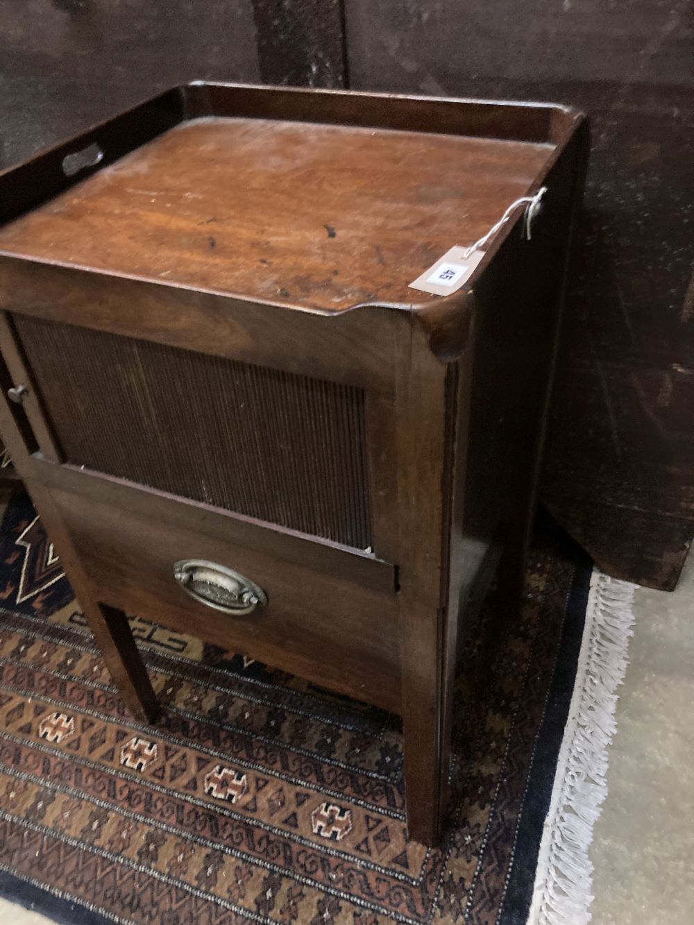 A George III mahogany night table, width 50cm depth 44cm height 77cm - Image 4 of 4