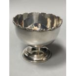 A George V small silver rose bowl, Blackmore & Fletcher Ltd, London, 1923, diameter 14cm, 7.5oz.