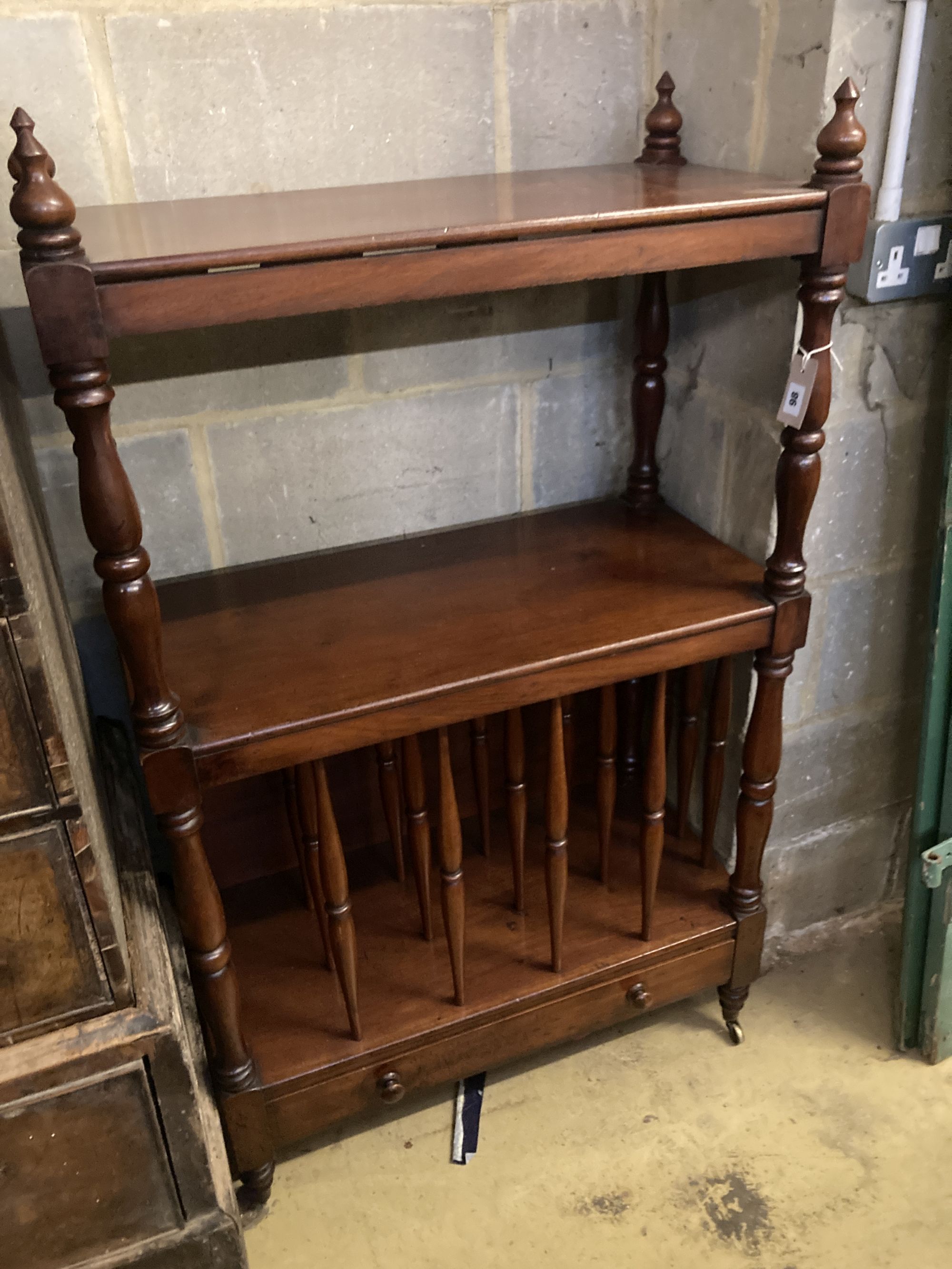 A Victorian mahogany three tier whatnot, width 76cm depth 37cm height 129cm