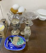 A mixed collection of collectables including glass, metalware and ceramics