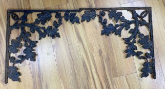 A pair of cast iron oakleaf and acorn pattern wall brackets, 46 x 46cm.