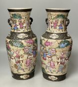 A pair of Chinese famille rose crackleglaze vases, height 36cm