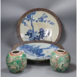 A pair of Chinese crackleglaze dishes and a pair of polychrome jars, late 19th/early 20th century