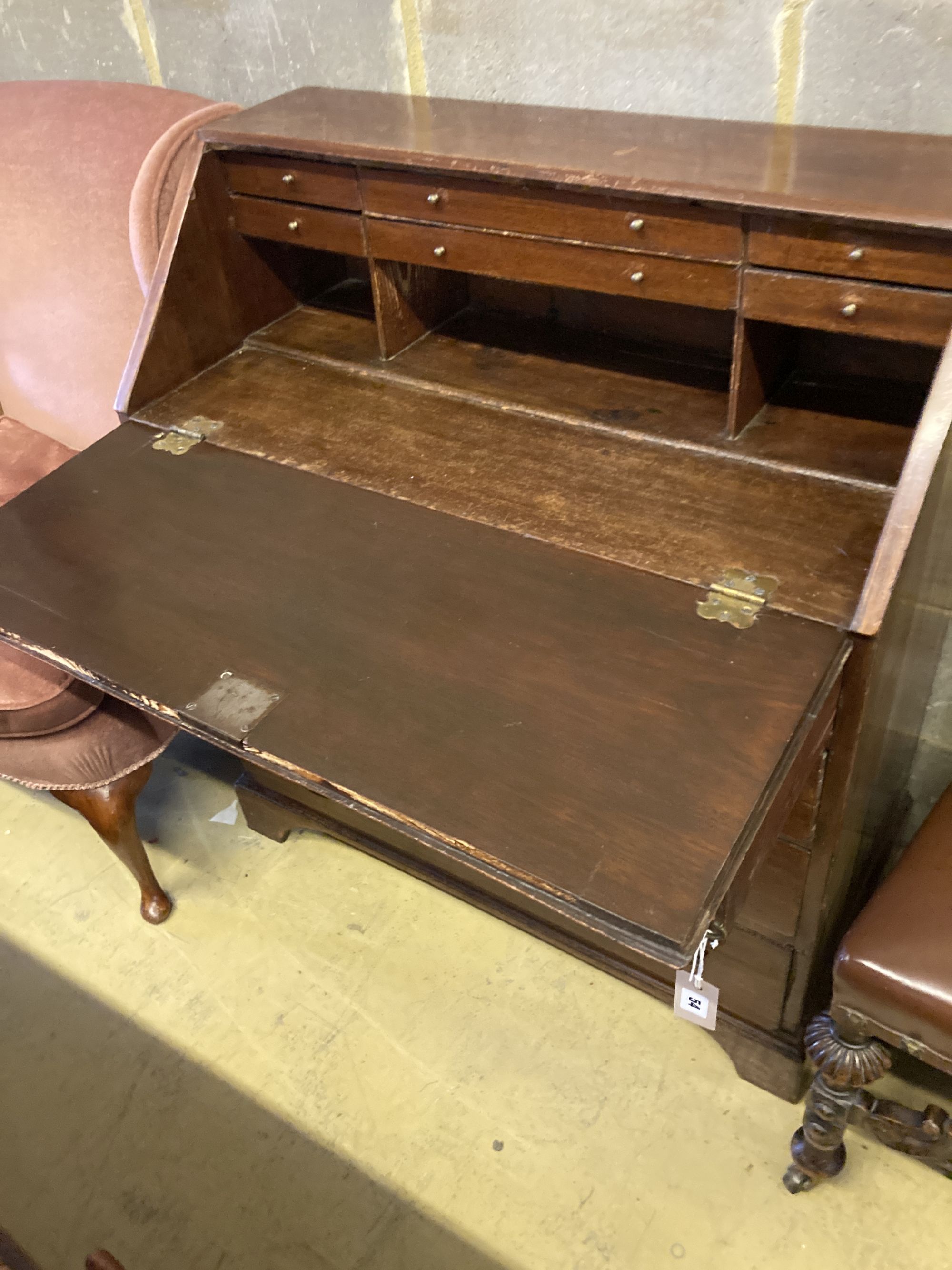 A George III mahogany bureau, width 91cm, depth 45cm, height 102cm - Image 2 of 4