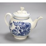 An 18th century Caughley tea pot and cover with the Fence in Blue pattern, C mark to base, height