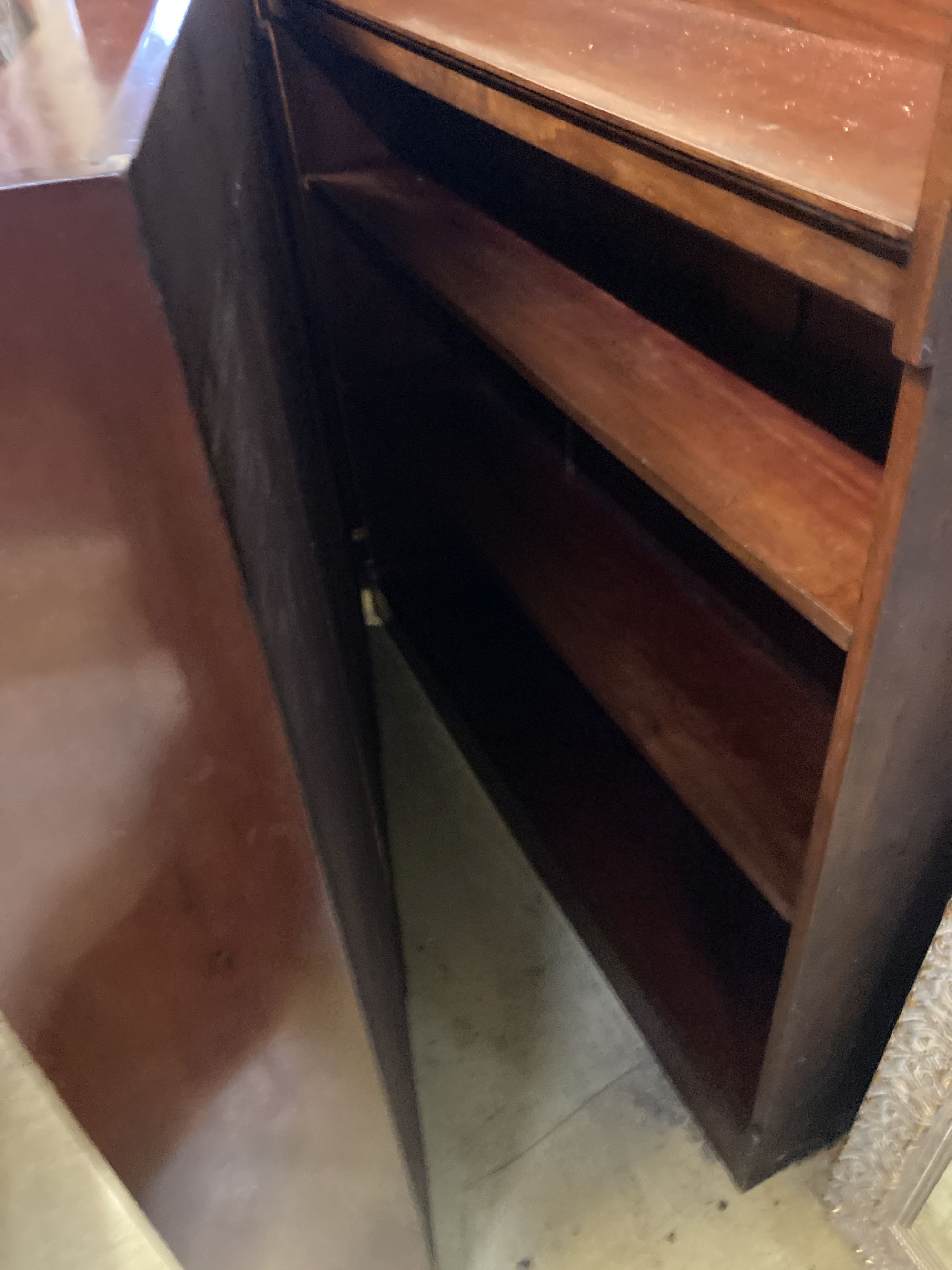 A pair of Victorian mahogany open bookcases, width 127cm, depth 24cm, height 126cm - Image 3 of 4