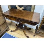 An early Victorian rosewood card table, width 90cm, depth 45cm, height 73cm