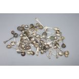 Approximately sixty seven assorted 20th century condiment spoons, gross 9oz.