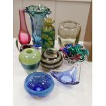 A quantity of mixed Studio glass (10)