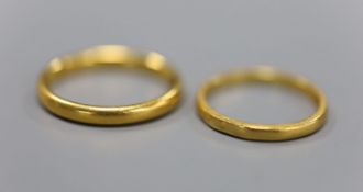 Two 22ct gold wedding rings, gross 6.9g