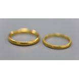 Two 22ct gold wedding rings, gross 6.9g