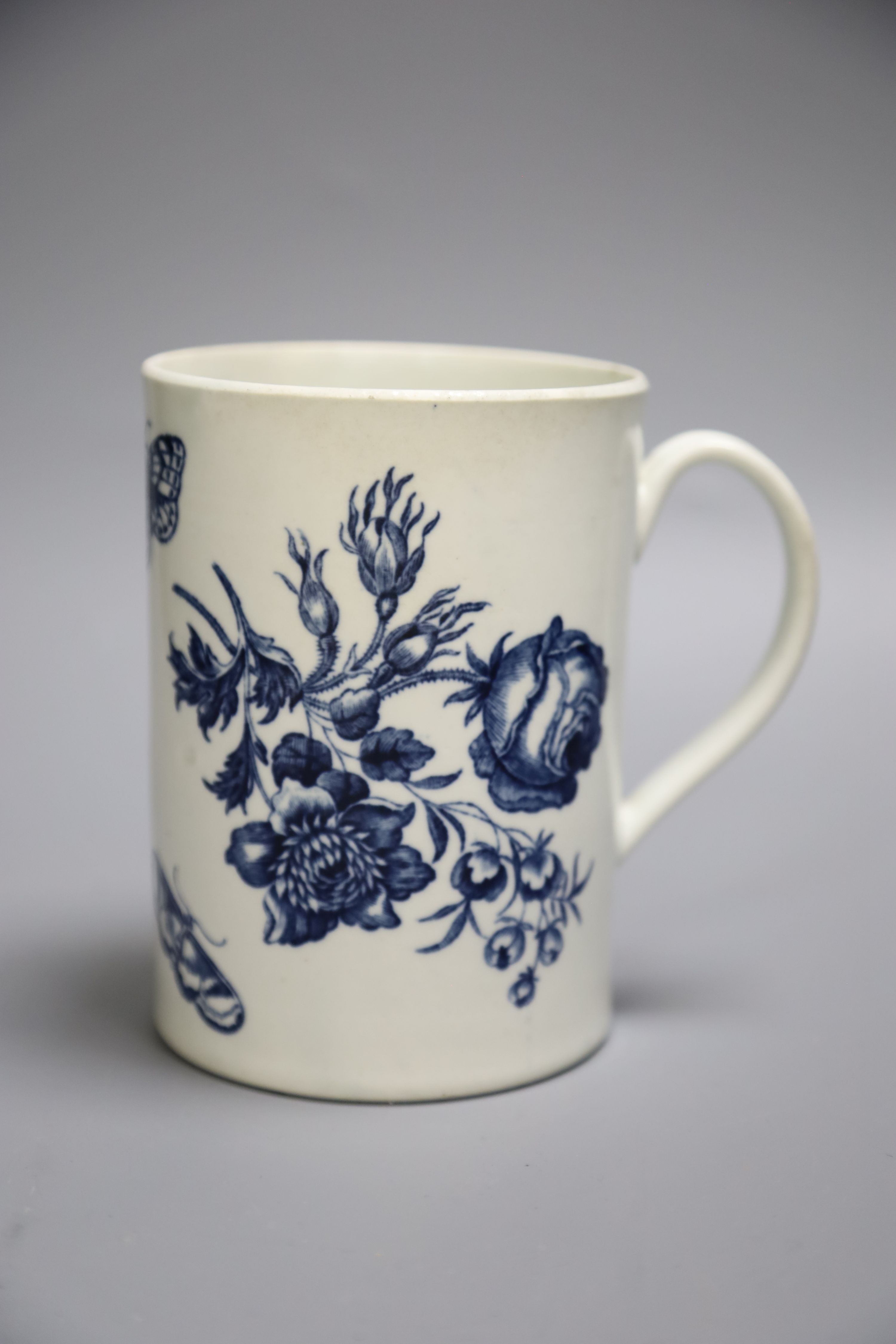 An 18th century Worcester mug decorated with large floral sprays, height 14cmCONDITION: Structurally - Image 2 of 4