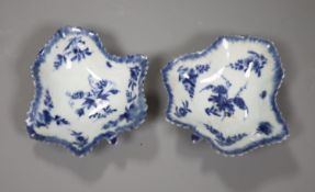 An 18th century Worcester pair of leaf-shaped pickle dishes painted in underglaze blue with a