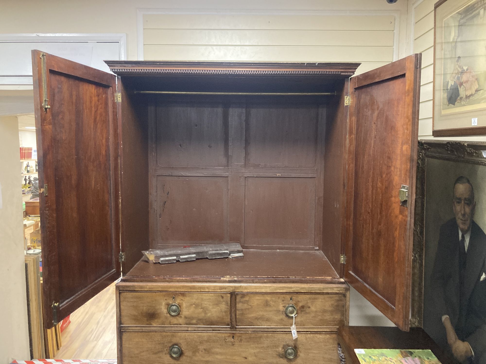 A George III mahogany linen press, width 126cm, depth 62cm, height 210cm - Image 3 of 5