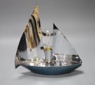 An Art Deco 'ship' table lamp, height 22cm