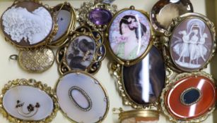 Ten assorted mainly Victorian gilt metal hardstone set brooches, including mourning brooch, 54mm,