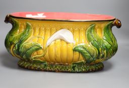 A Continental majolica planter, length 46cm