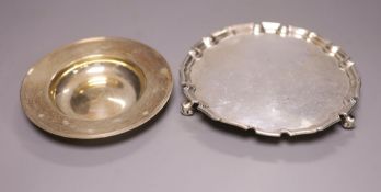 A circular silver waiter with piecrust edge, London 1961 and a modern silver (925) circular armada