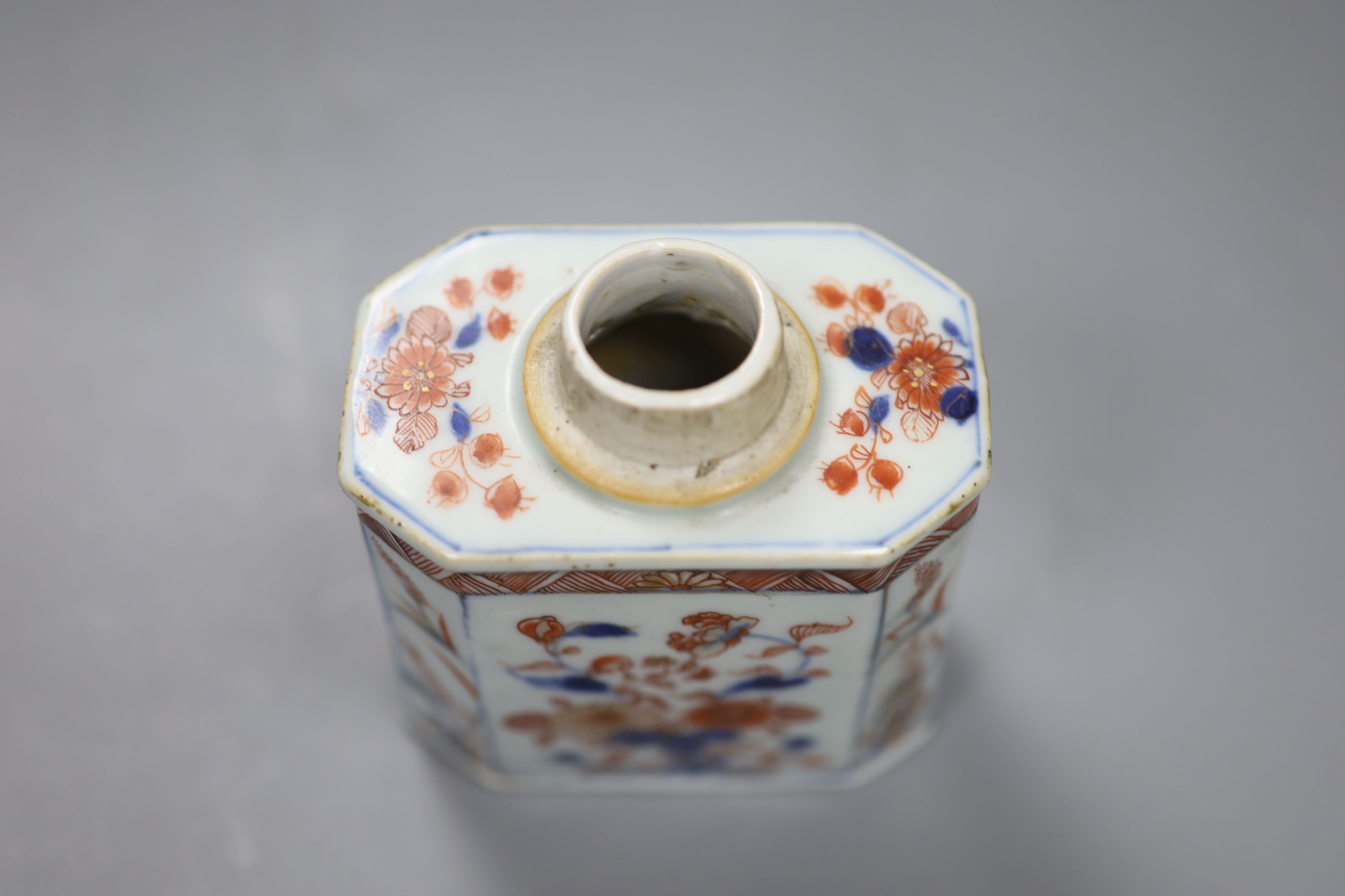 A Chinese Imari tea caddy, early 18th century, height 10cm - Image 3 of 4
