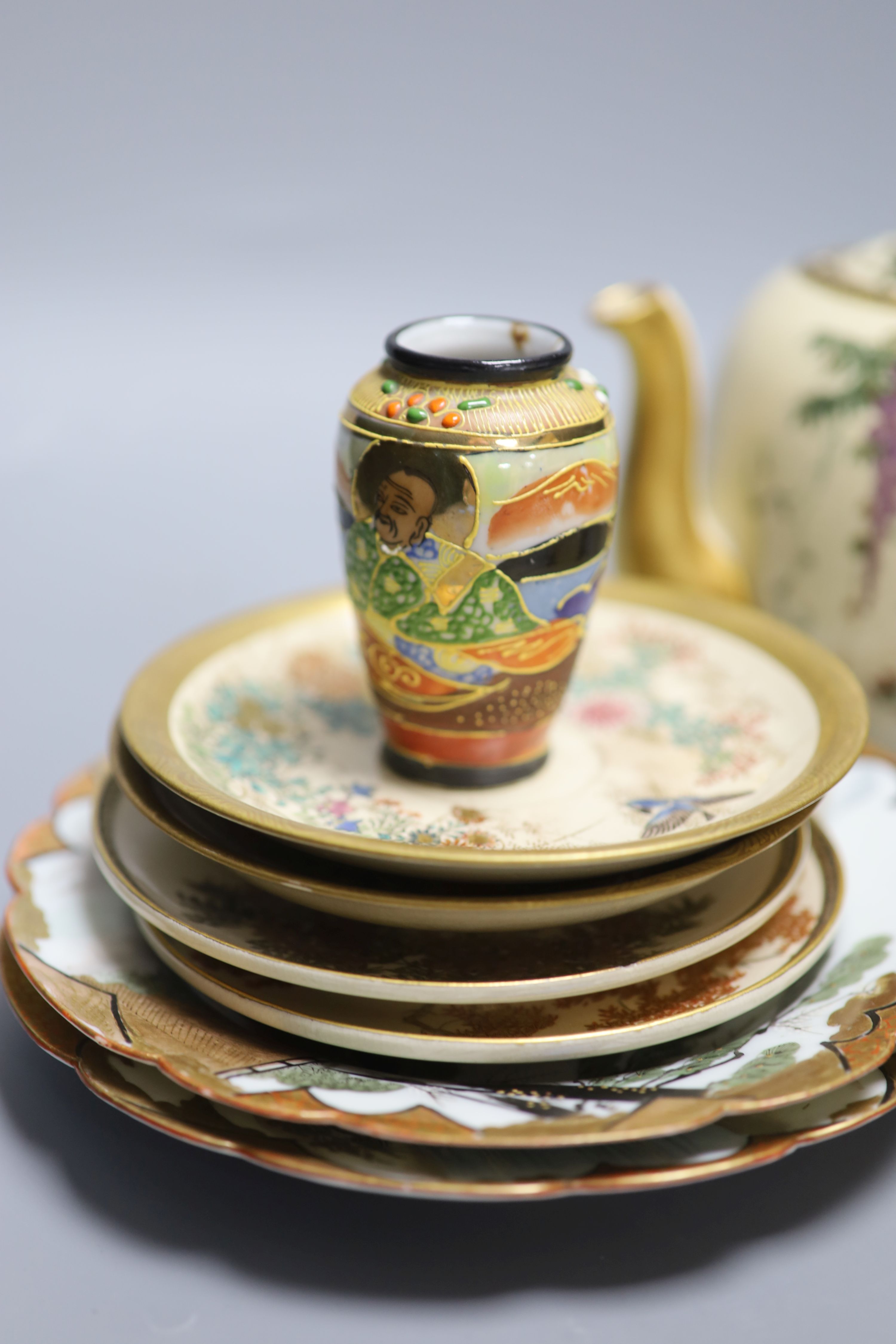 A group of Japanese cloisonne and satsuma wares - Image 3 of 6