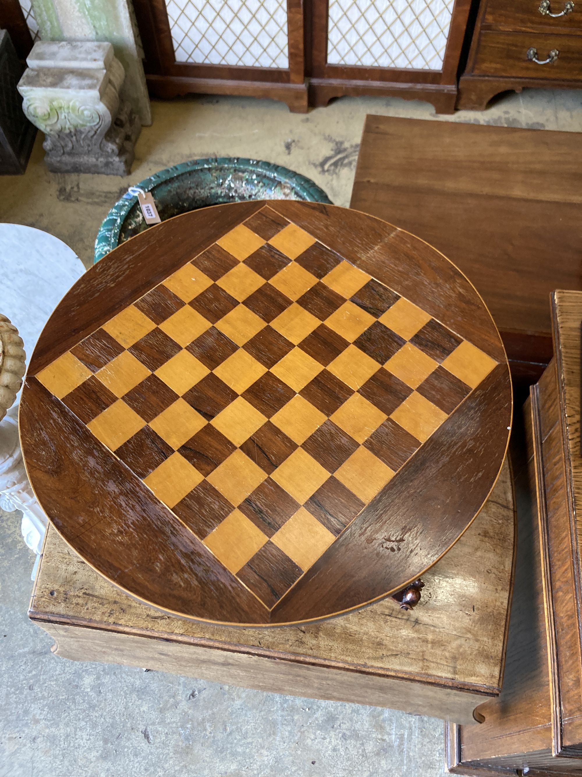 A rosewood chess top table, diameter 49cm, height 47cm - Image 2 of 4