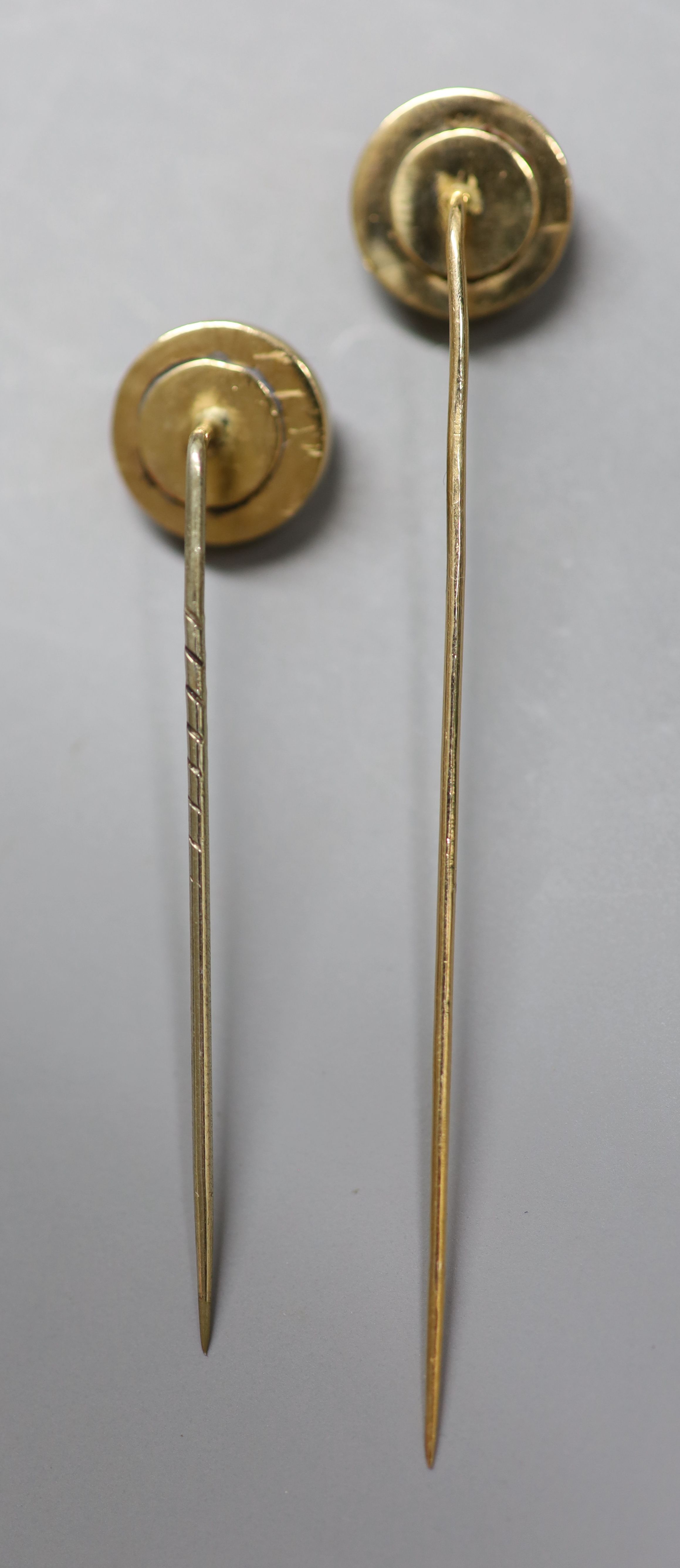 Two yellow metal and Essex crystal stick pins, decorated with game birds, largest 72mm, gross 5.8 - Image 3 of 3