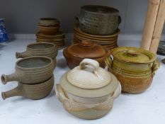 Assorted Winchcombe studio pottery