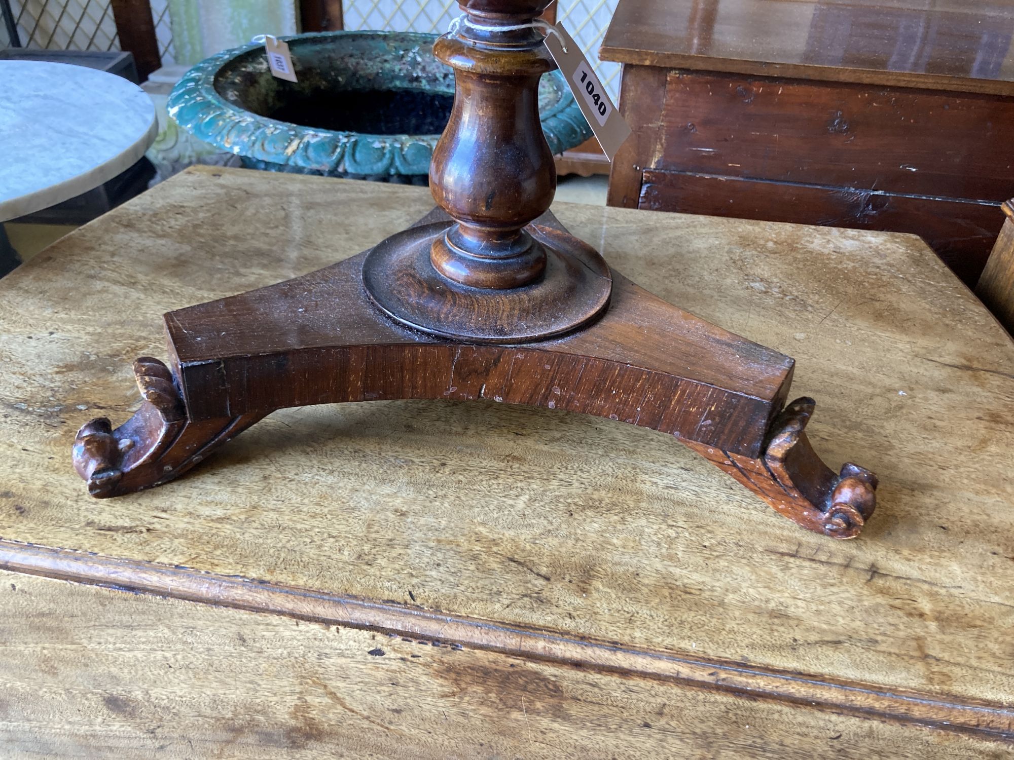 A rosewood chess top table, diameter 49cm, height 47cm - Image 3 of 4