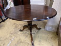 A Victorian oval mahogany tilt top loo table, width 105cm, depth 82cm, height 72cm