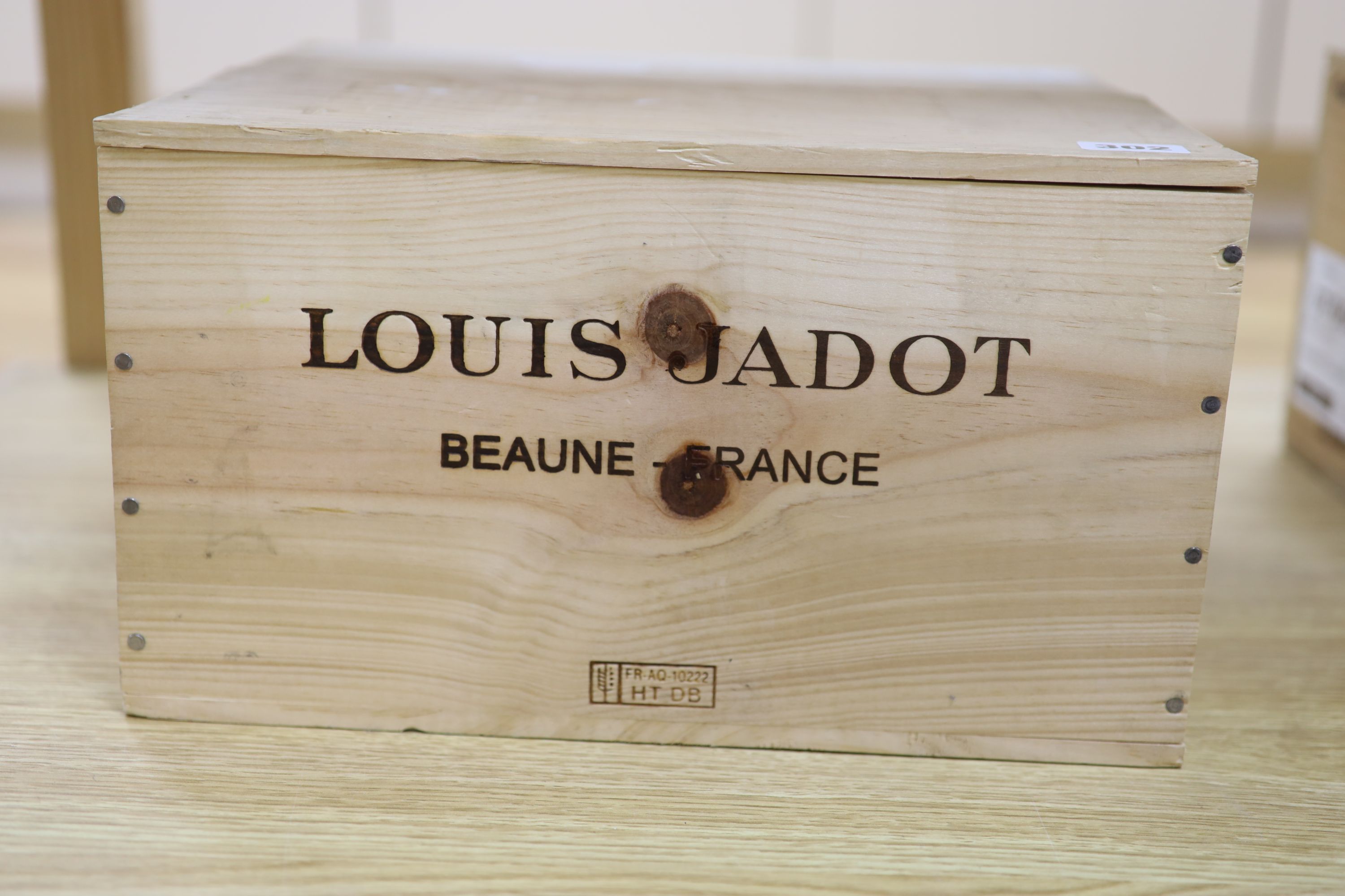 Six bottles of Louis Jadot Beaune 1er Cru "Clos des Couchereaux" OWC, 2009