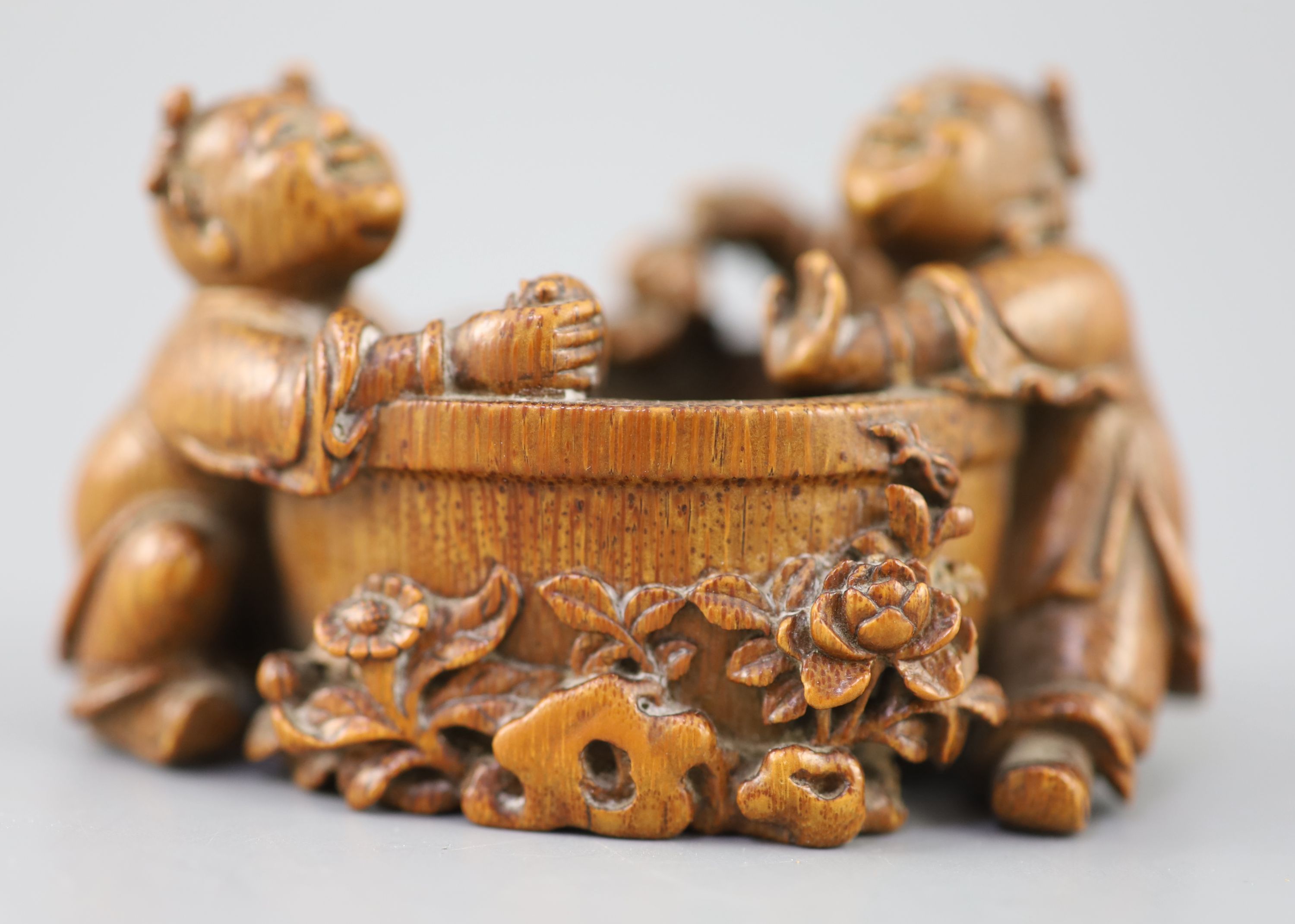 A fine and rare Chinese bamboo-root 'boys and fish bowl' brush washer, 18th/19th century, carved - Image 2 of 7