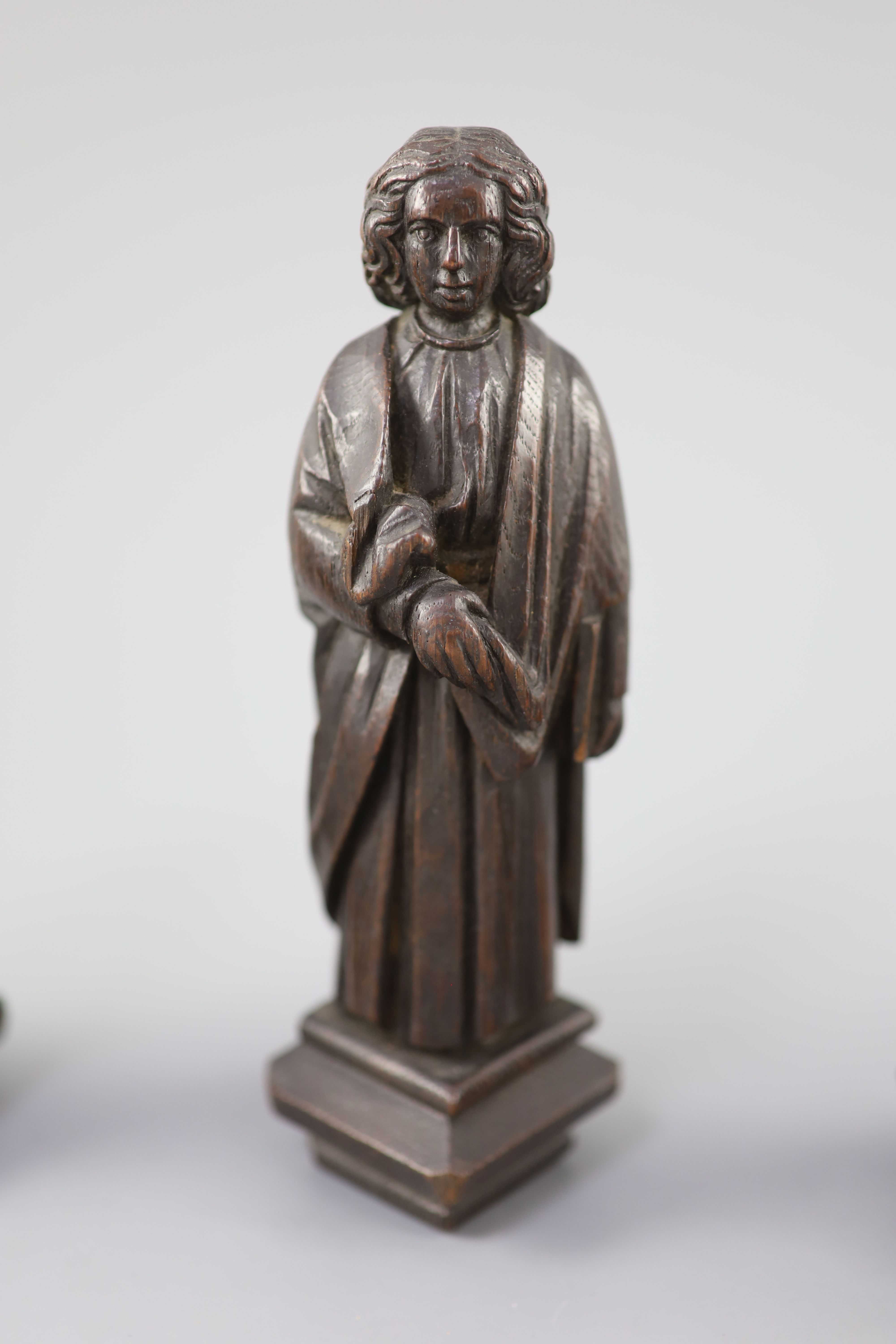 Four English oak figures of Evangelists, three possibly c.1425-50, one a 19th century copy, from - Bild 3 aus 8