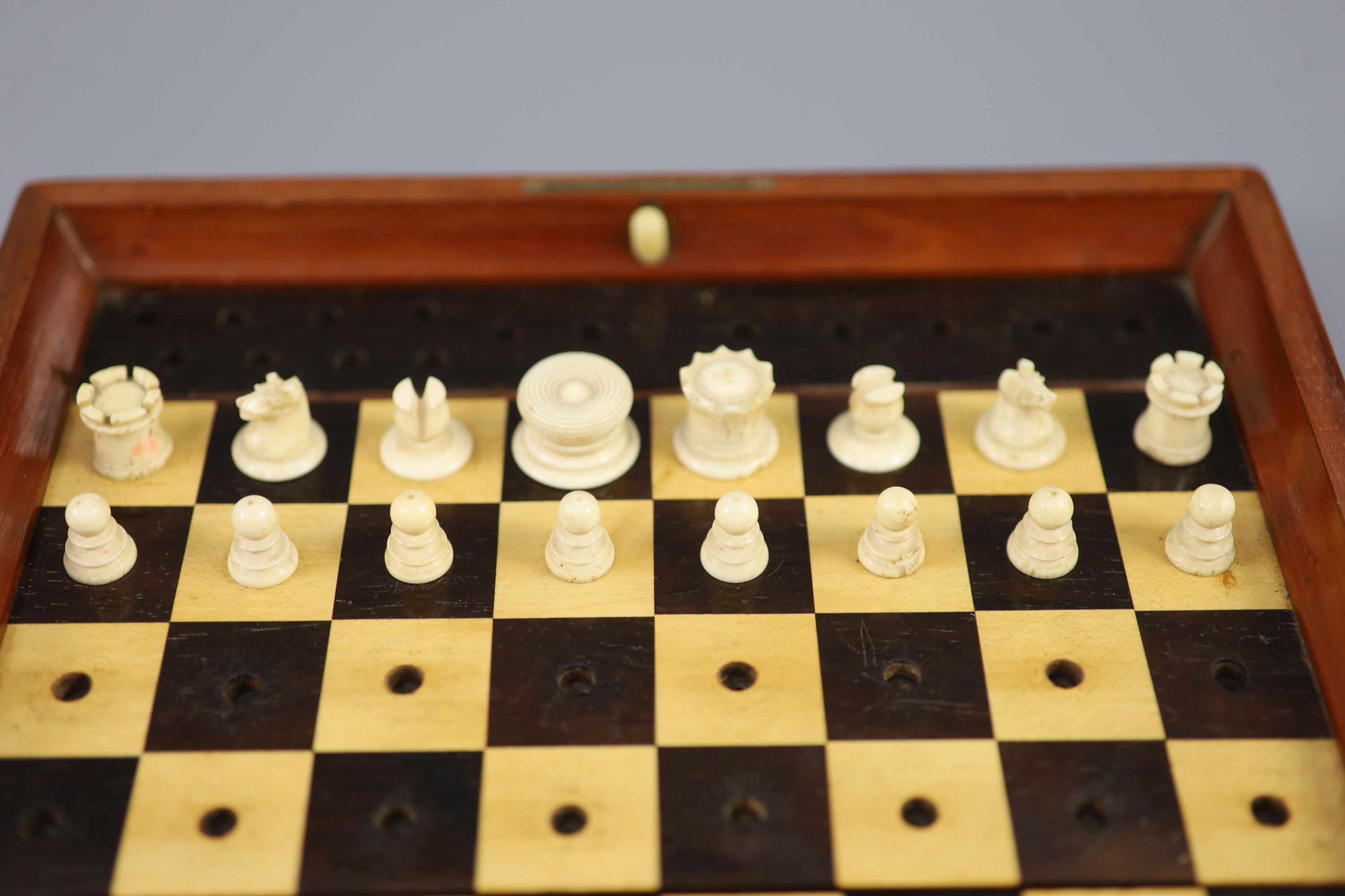 A Jaques & Son Ltd In Statu Quo bone travelling chess set, in mahogany case, c.1860, with brass - Image 4 of 6