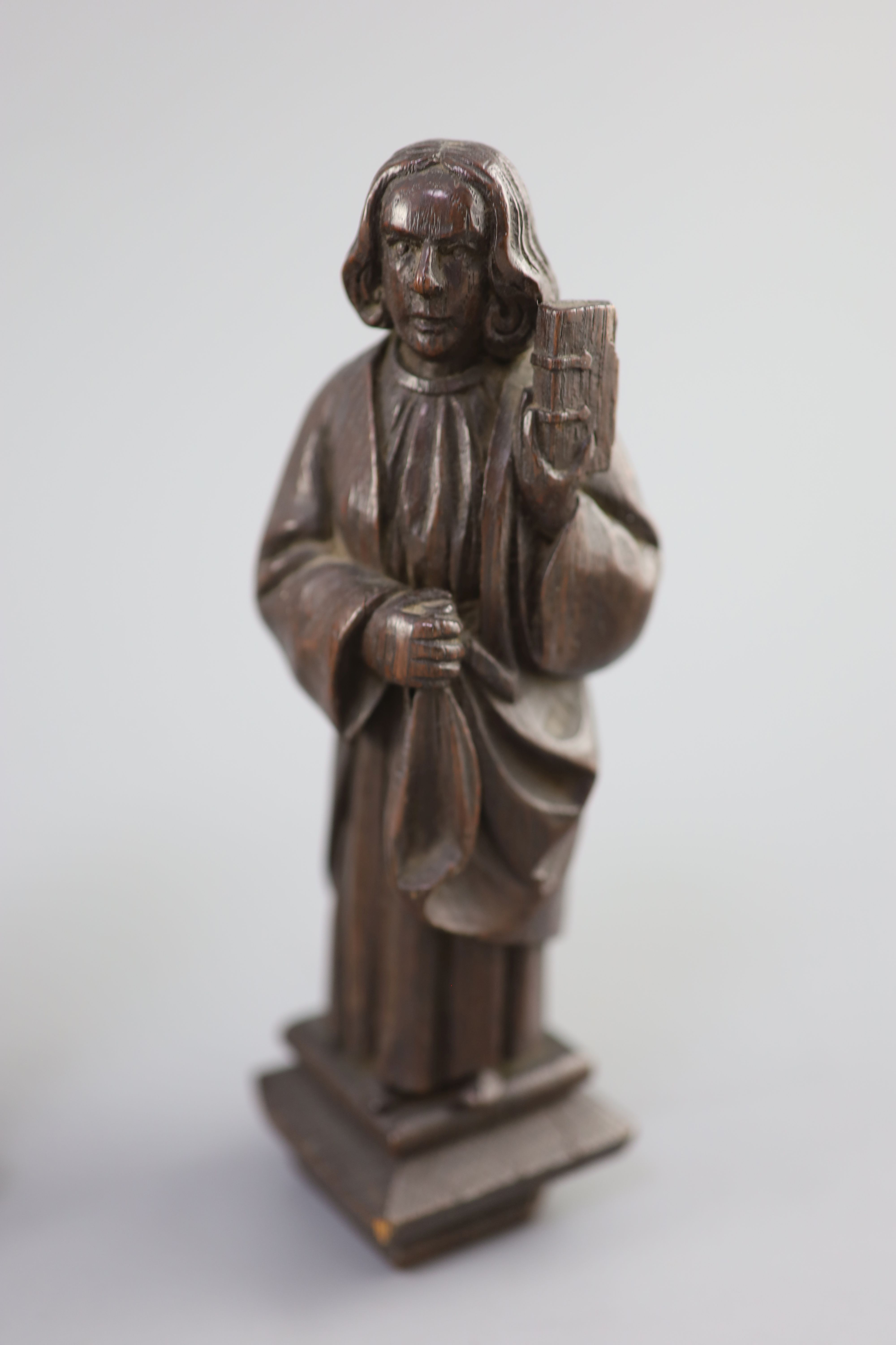 Four English oak figures of Evangelists, three possibly c.1425-50, one a 19th century copy, from - Bild 5 aus 8